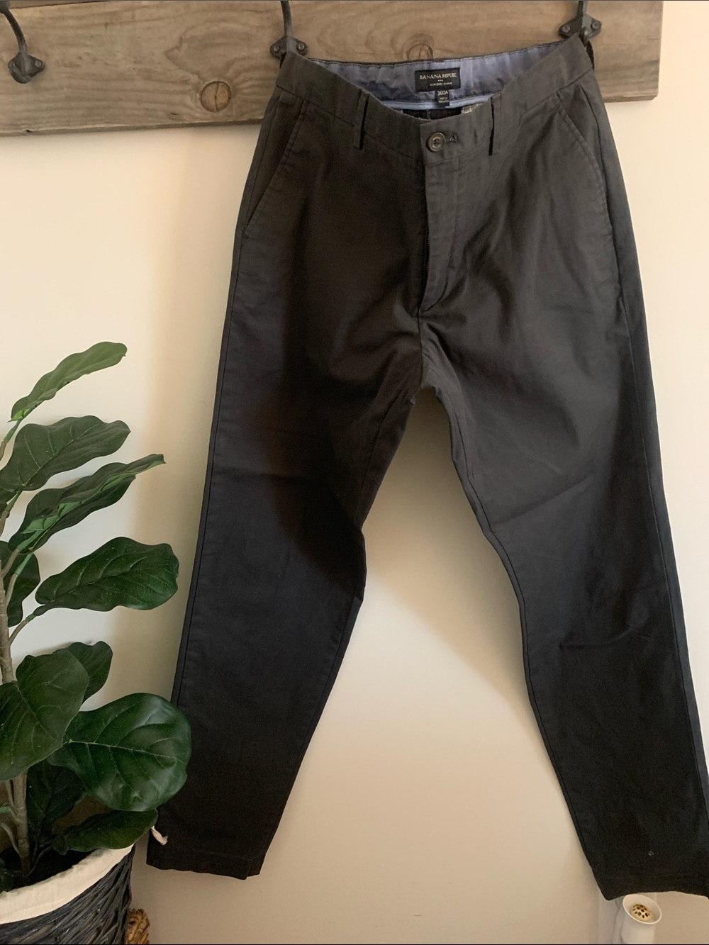 Banana Republic Men’s Black Chino Pants - Tailored Straight Fit